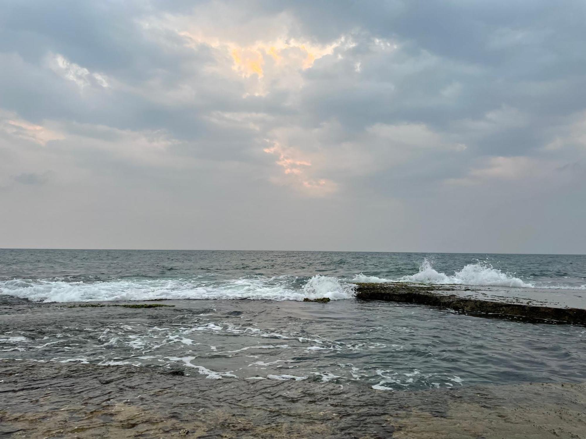 Negombo Morawala Beach Villa Bagian luar foto