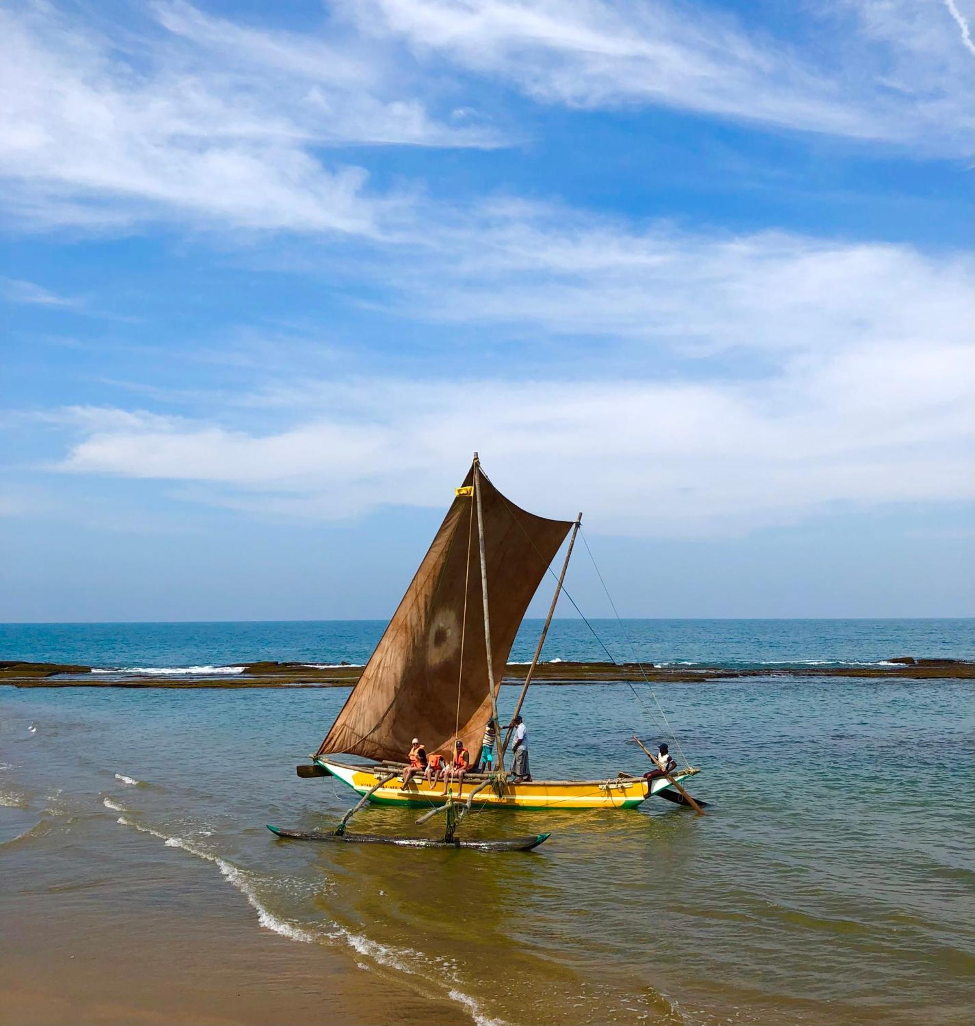 Negombo Morawala Beach Villa Bagian luar foto