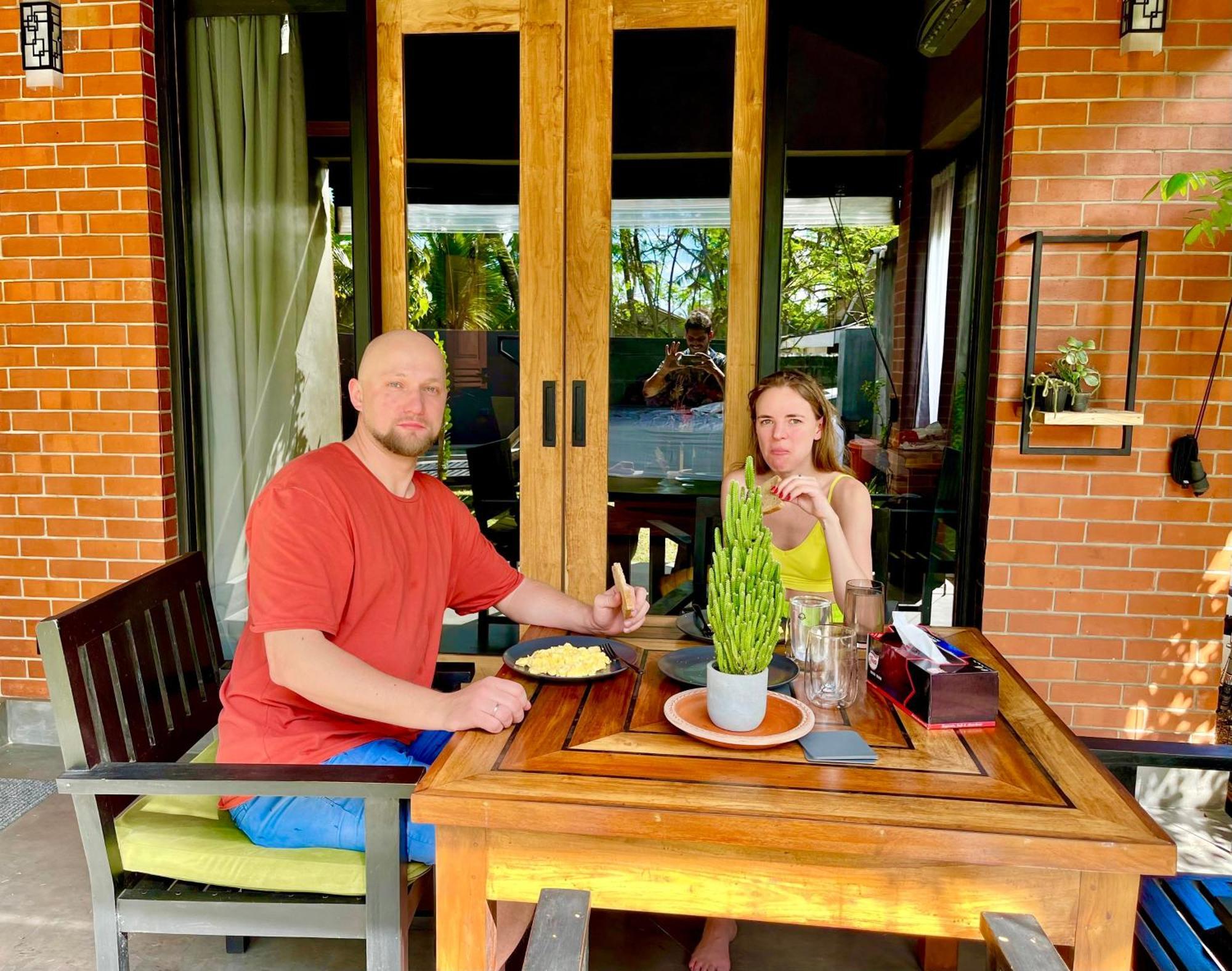 Negombo Morawala Beach Villa Bagian luar foto